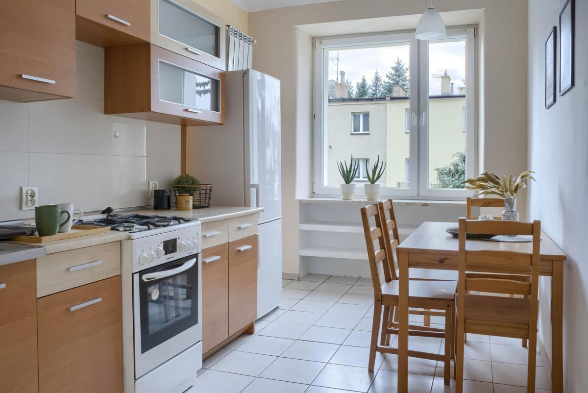 BIELANY  Blisko Lasku   Oddzielna kuchnia