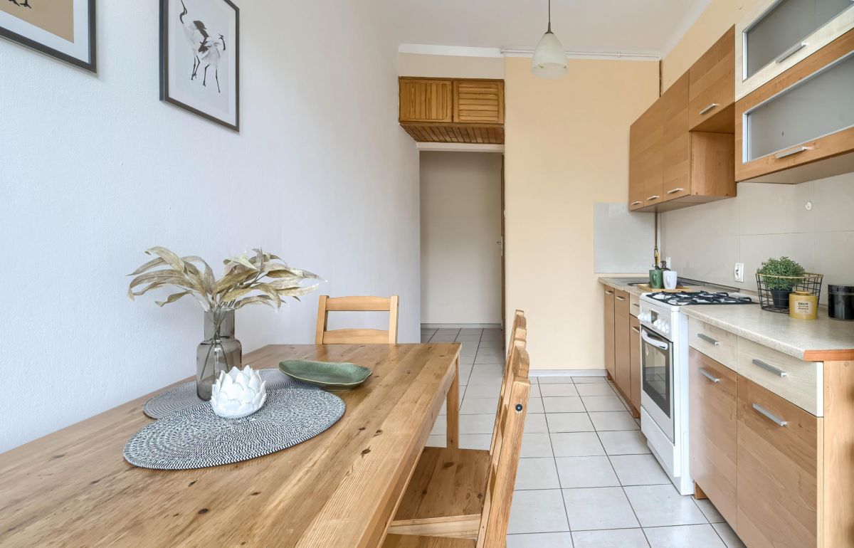 BIELANY  Blisko Lasku   Oddzielna kuchnia