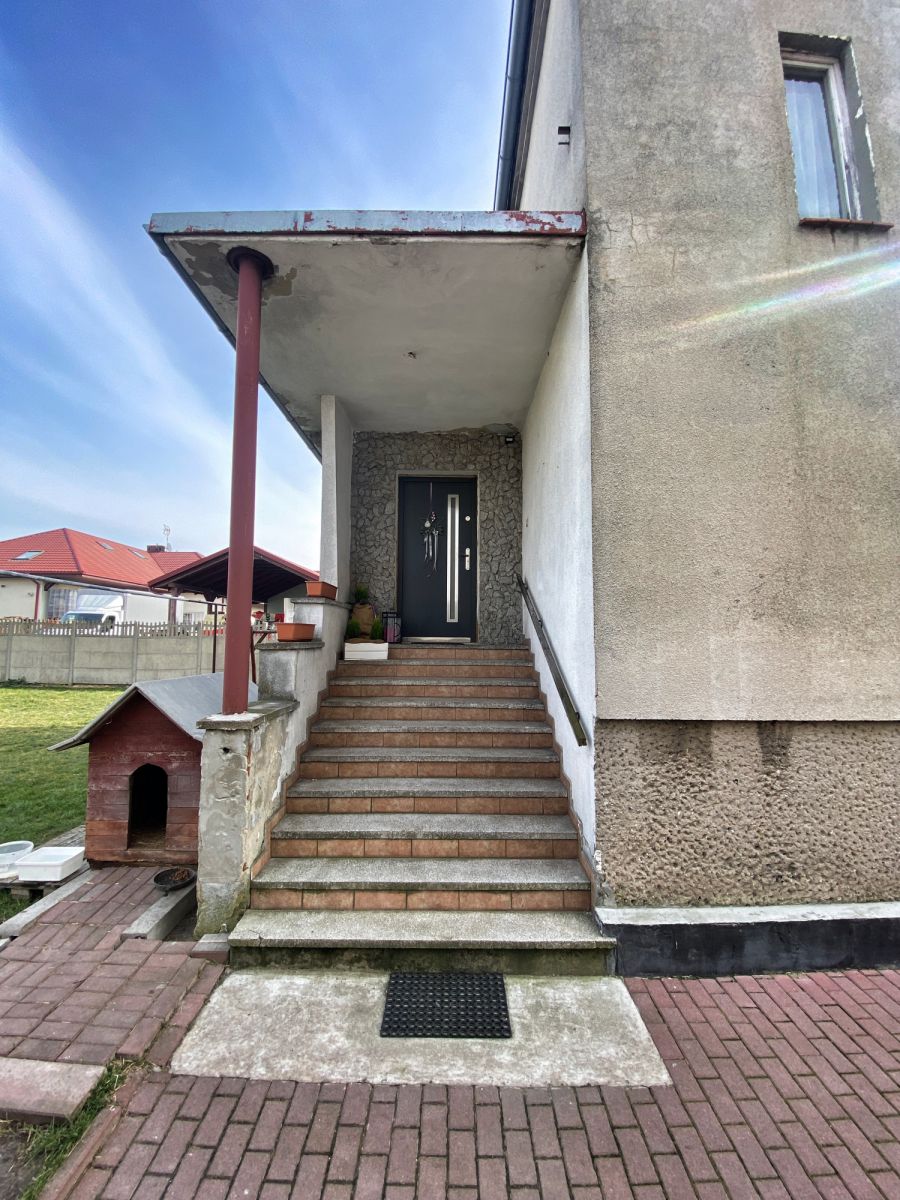 Dom w cichej okolicy 