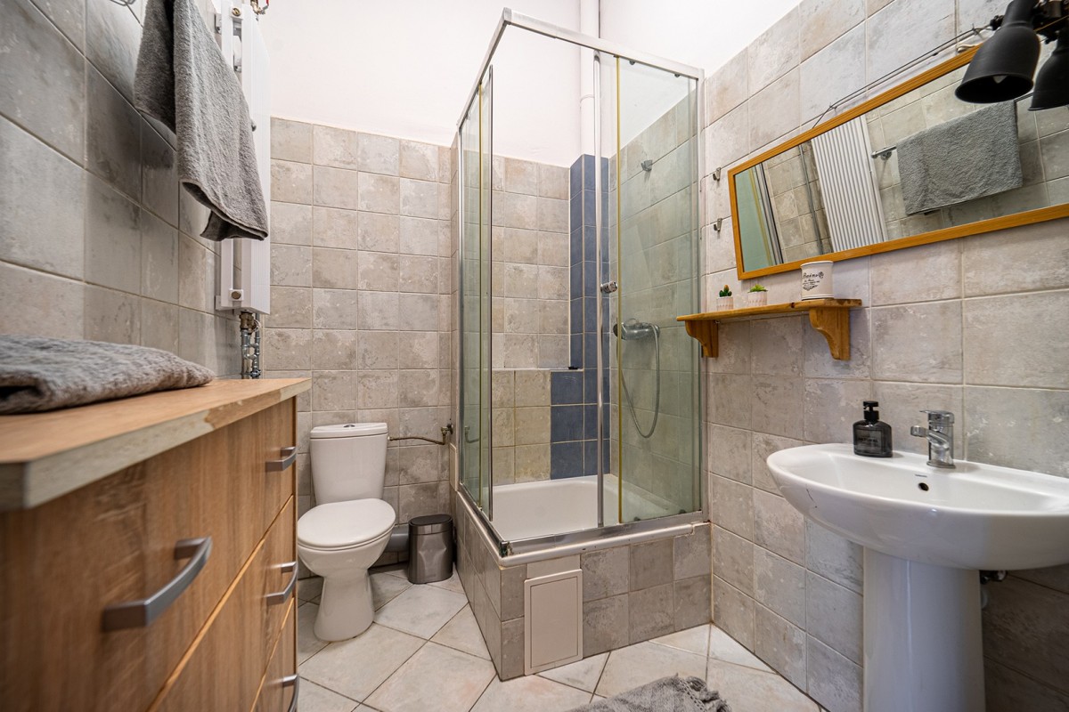 1/2 pokoje w odrestaurowanej kamienicy na Powiślu