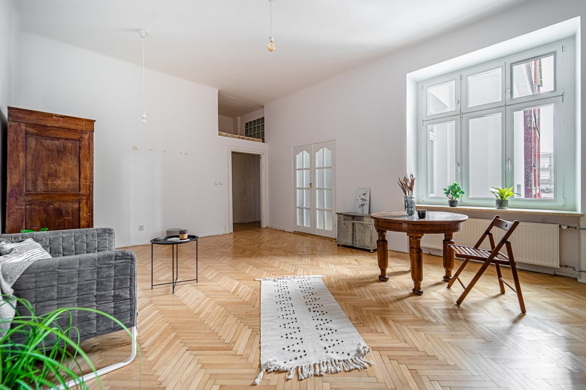 1/2 pokoje w odrestaurowanej kamienicy na Powiślu