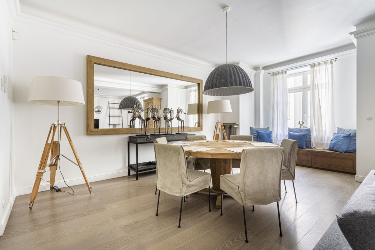 Al. Ujazdowskie | 2 sypialnie | Kamienica | Balkon