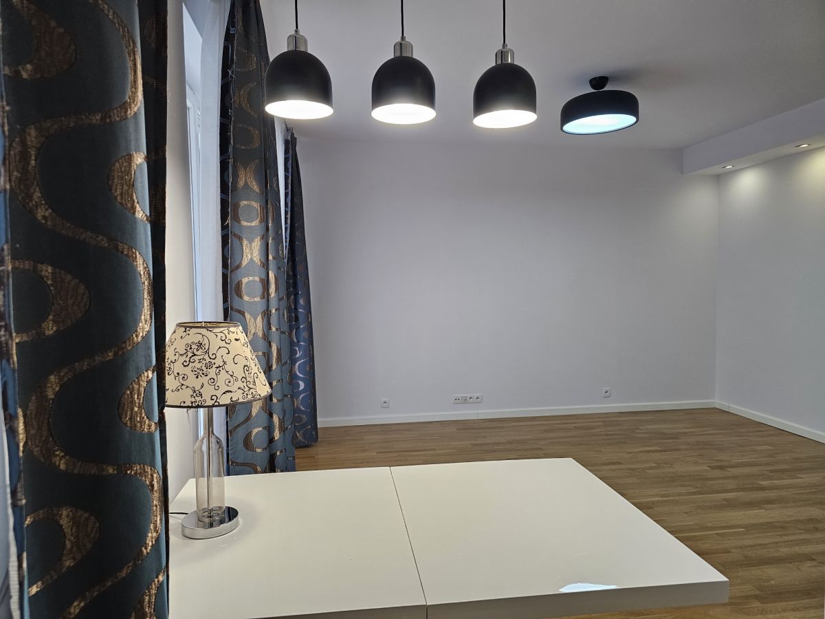 Nowoczesne przestronne mieszkanie z balkonem