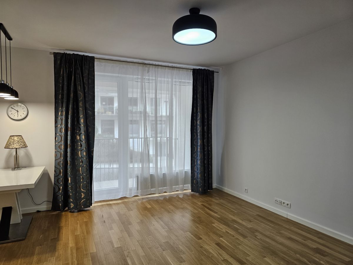 Nowoczesne przestronne mieszkanie z balkonem