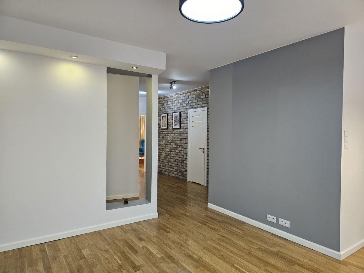 Nowoczesne przestronne mieszkanie z balkonem