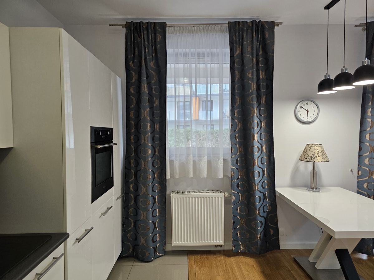 Nowoczesne przestronne mieszkanie z balkonem