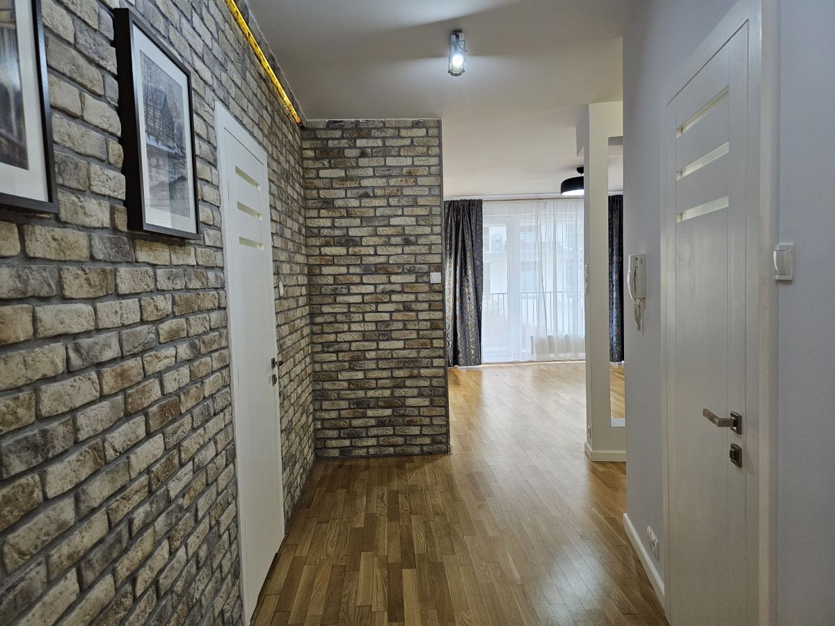 Nowoczesne przestronne mieszkanie z balkonem