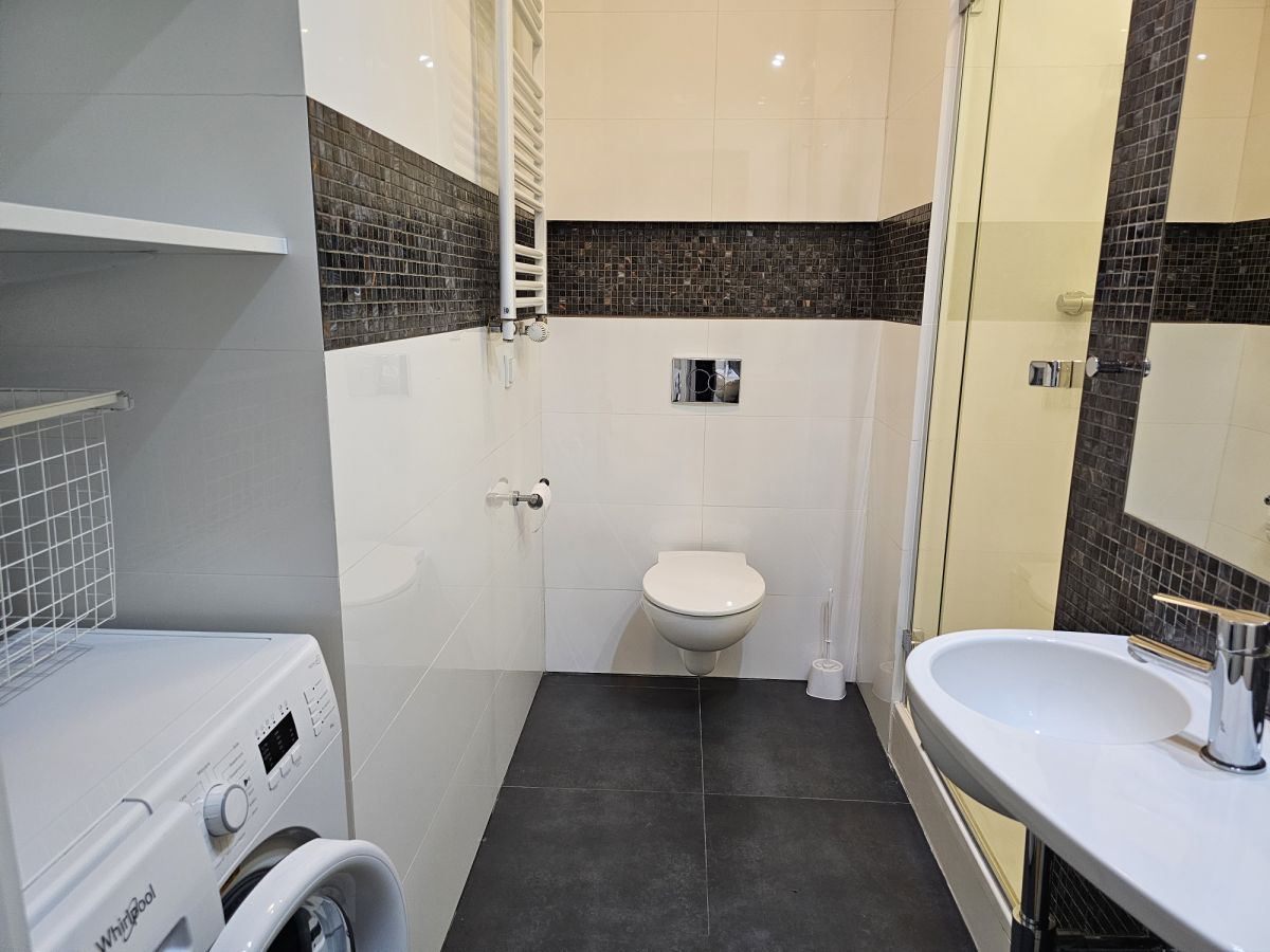 Nowoczesne przestronne mieszkanie z balkonem